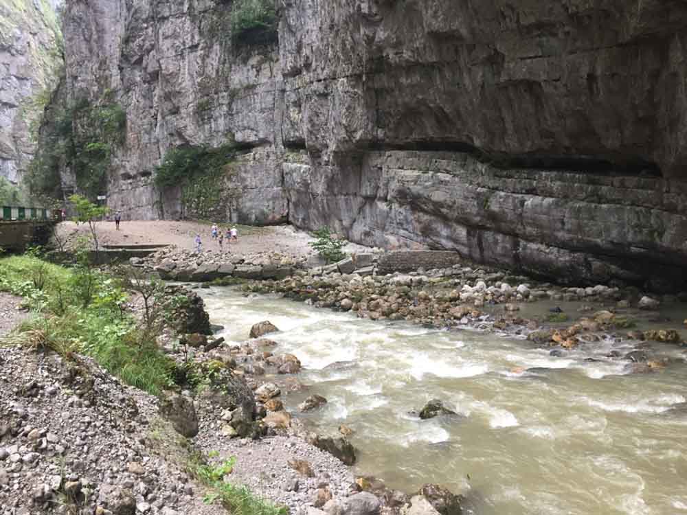 Экскурсия на водопады Абхазии