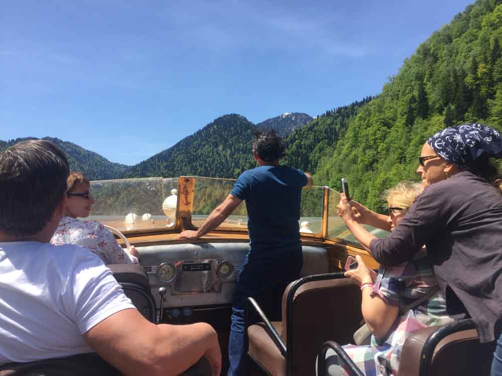 экскурсия на озеро Рица скатание на Сталинском 2019